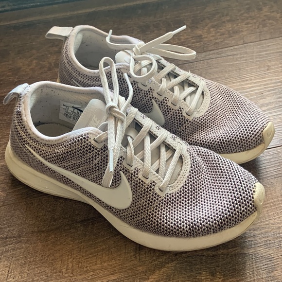 Nike Shoes - Nike Dualtone Racer